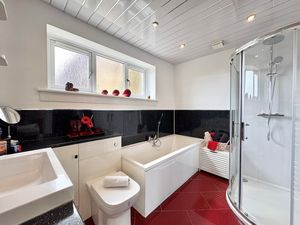 Photo 31- click for photo gallery